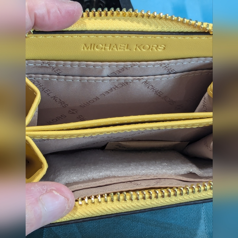 🆕MICHAEL KORS Jet Set Medium Color Block Wallet - Picture 5 of 6